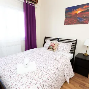 Guest house Laila's Cozy Garden House &